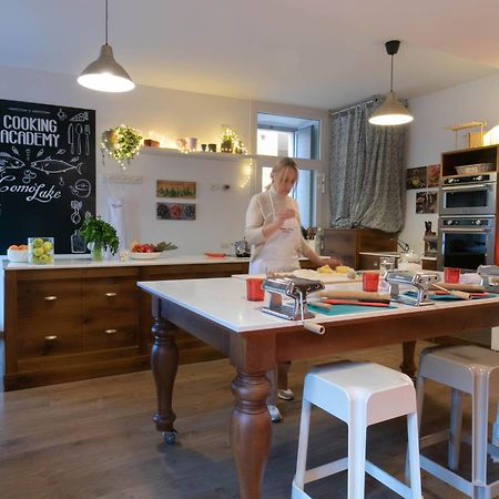 Mamma Ciccia Holiday Home - Lake Front Apartment マンデッロ・デル・ラーリオ エクステリア 写真