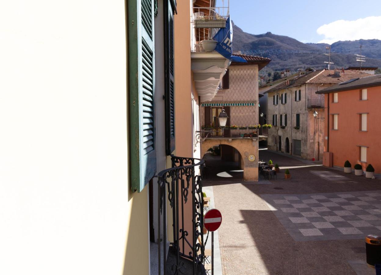 Mamma Ciccia Holiday Home - Lake Front Apartment マンデッロ・デル・ラーリオ エクステリア 写真