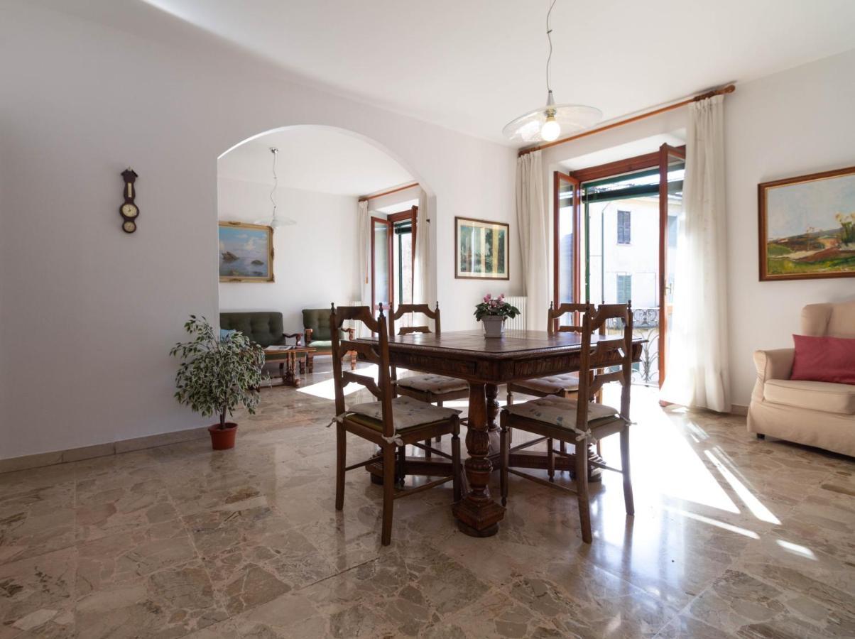 Mamma Ciccia Holiday Home - Lake Front Apartment マンデッロ・デル・ラーリオ エクステリア 写真