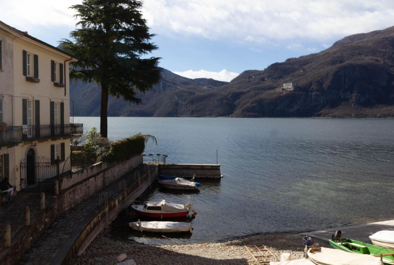 Mamma Ciccia Holiday Home - Lake Front Apartment マンデッロ・デル・ラーリオ エクステリア 写真
