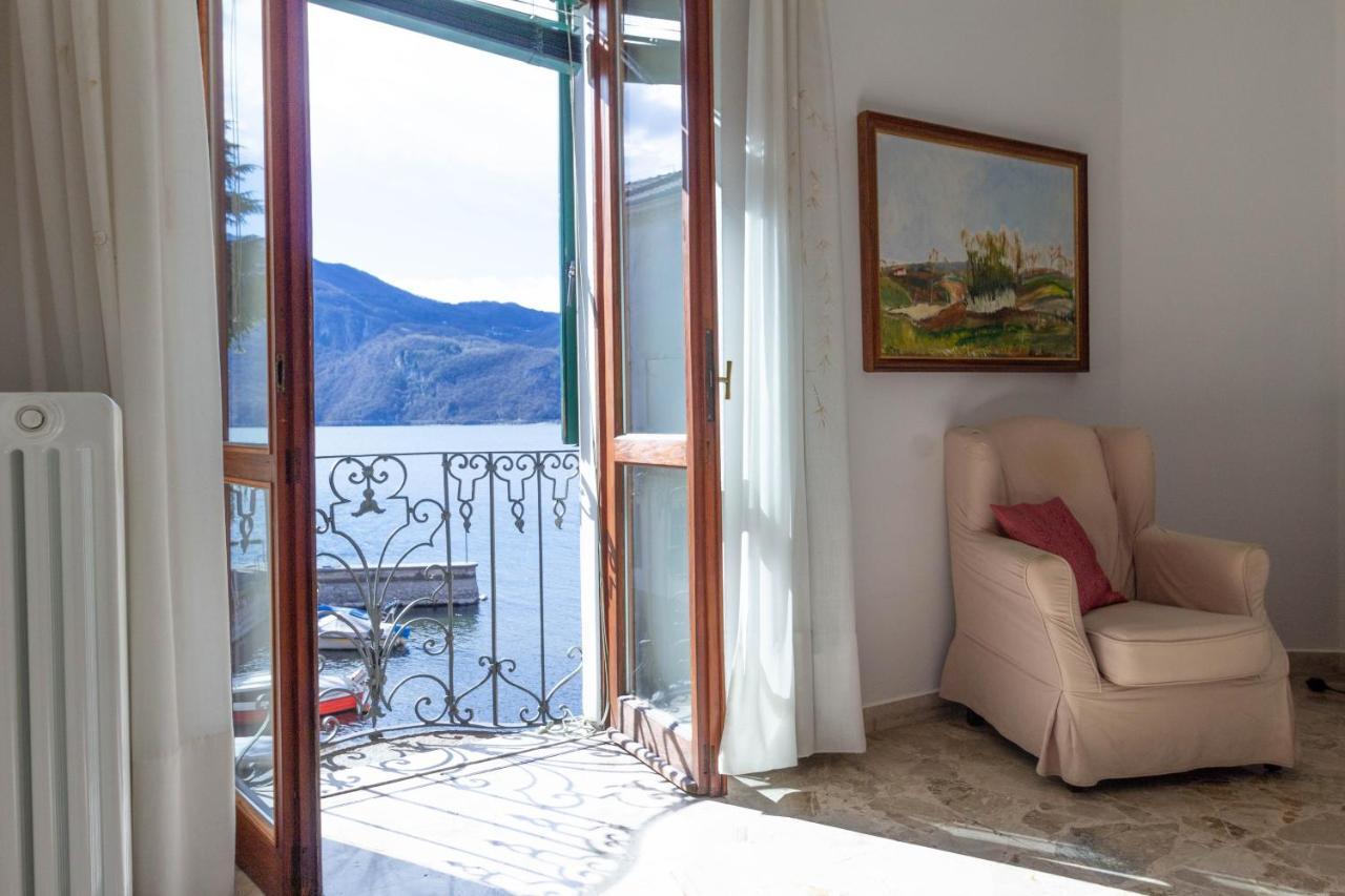 Mamma Ciccia Holiday Home - Lake Front Apartment マンデッロ・デル・ラーリオ エクステリア 写真