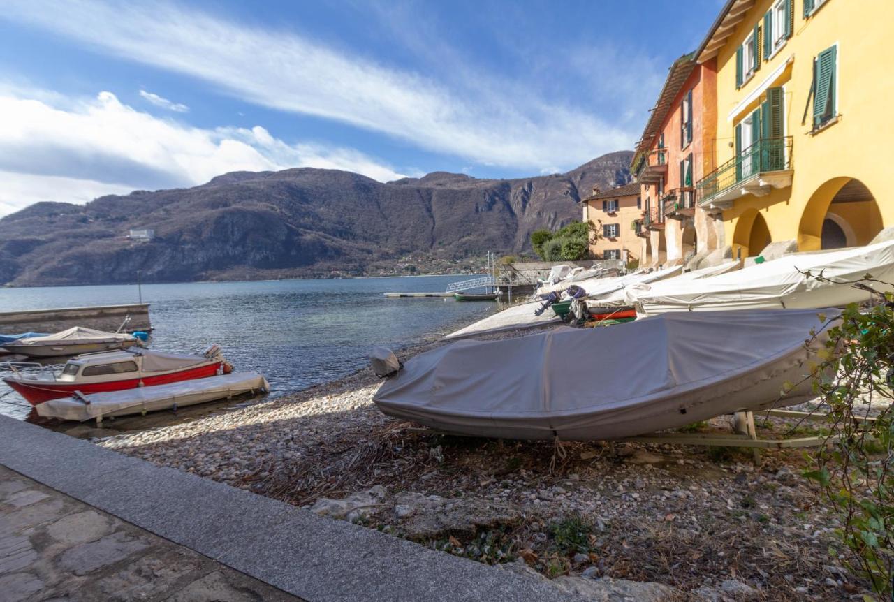 Mamma Ciccia Holiday Home - Lake Front Apartment マンデッロ・デル・ラーリオ エクステリア 写真